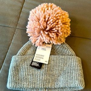 HM Hat with big pompon NWT